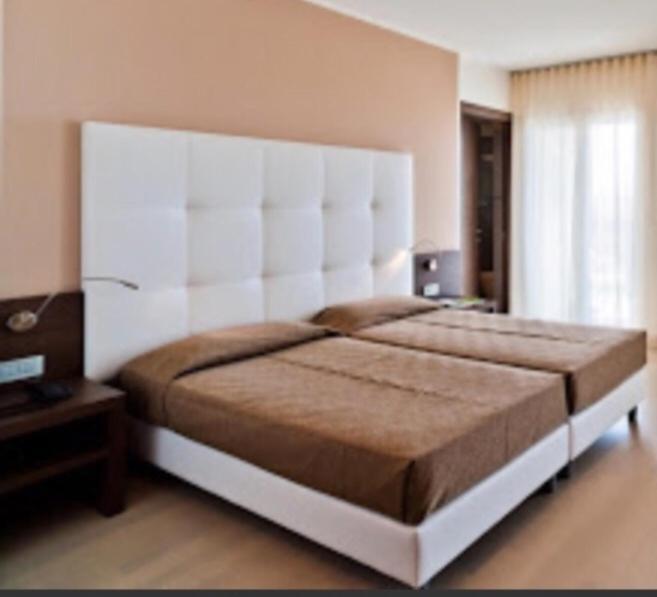 Hotel Italy บิบิโอเน ภายนอก รูปภาพ