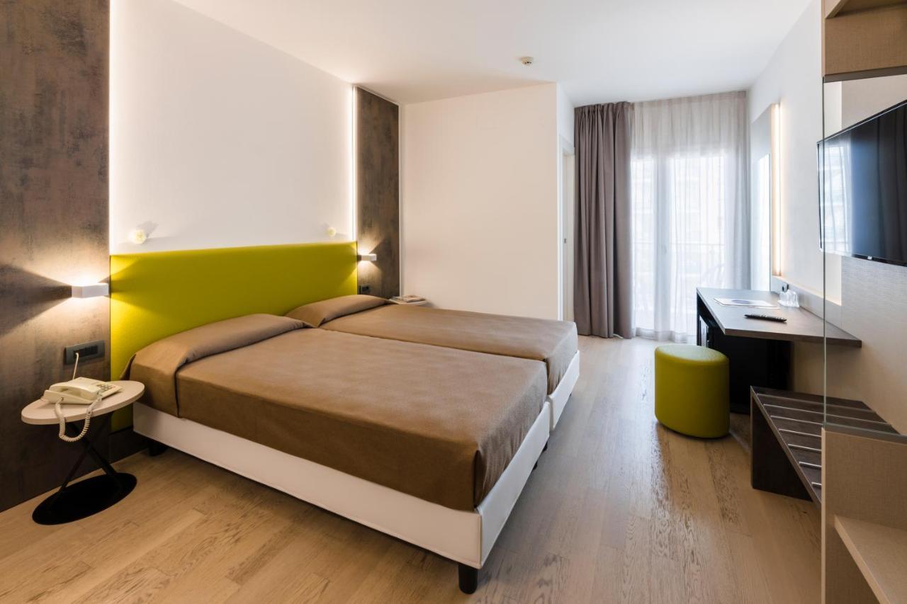 Hotel Italy บิบิโอเน ภายนอก รูปภาพ